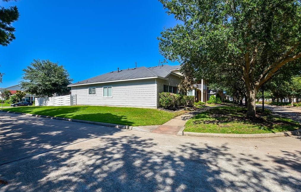 20615 Providence Point Dr, Katy TX  77449-2057 exterior