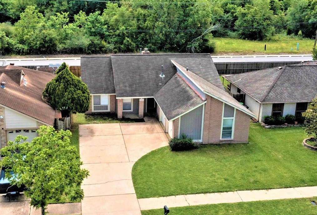 9502 Kingspass St, Houston, TX 77075