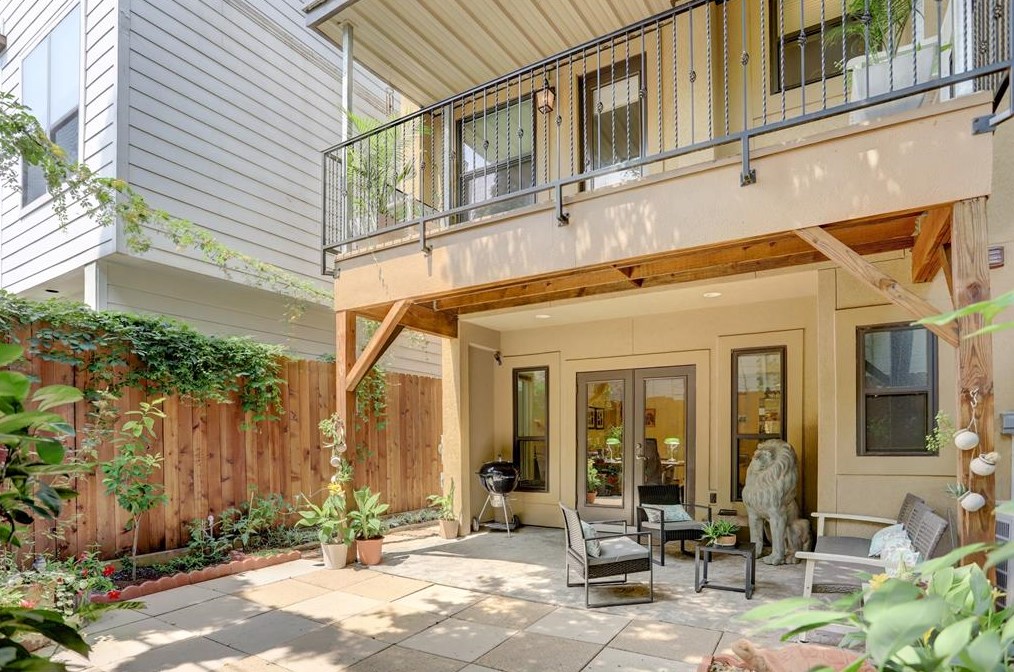 2611 Newman St, Houston TX  77098-1408 exterior