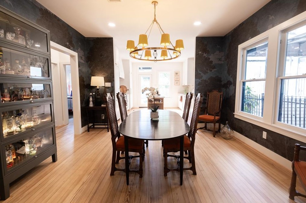 1141 Harvard St, Houston TX  77008-6938 exterior