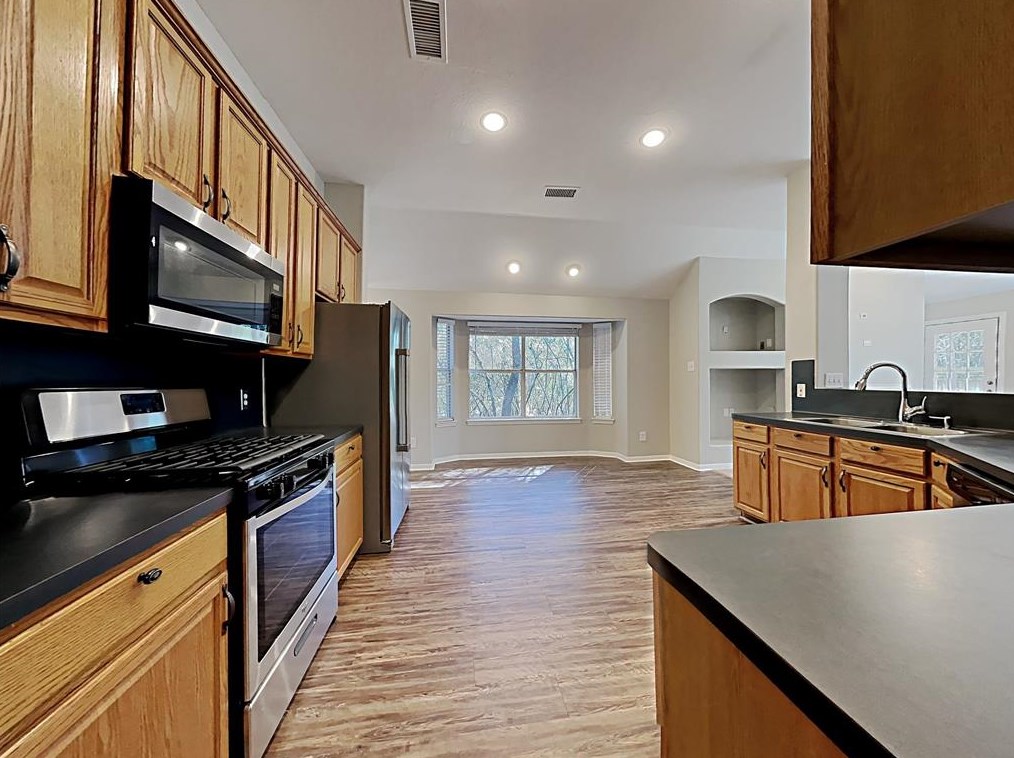 85 Summer Lark Pl, Spring TX  77382-1209 exterior