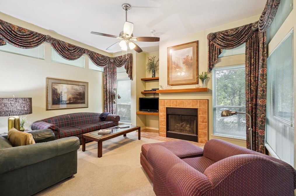 39 Breezy Point Pl, Spring, TX 77381-3267