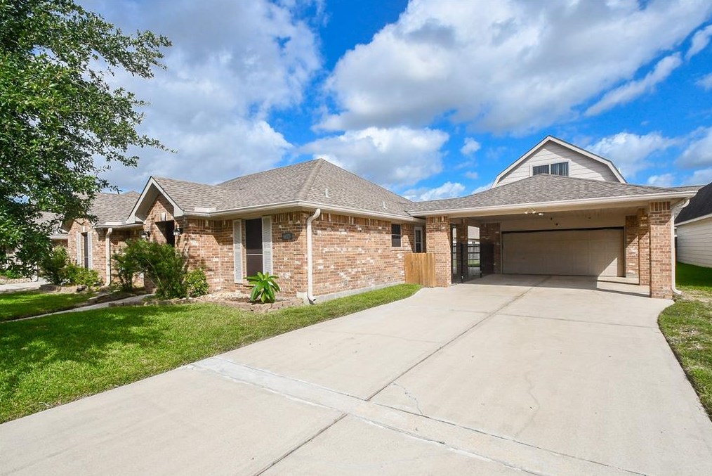 6823 Travis St, Manvel, TX 77578