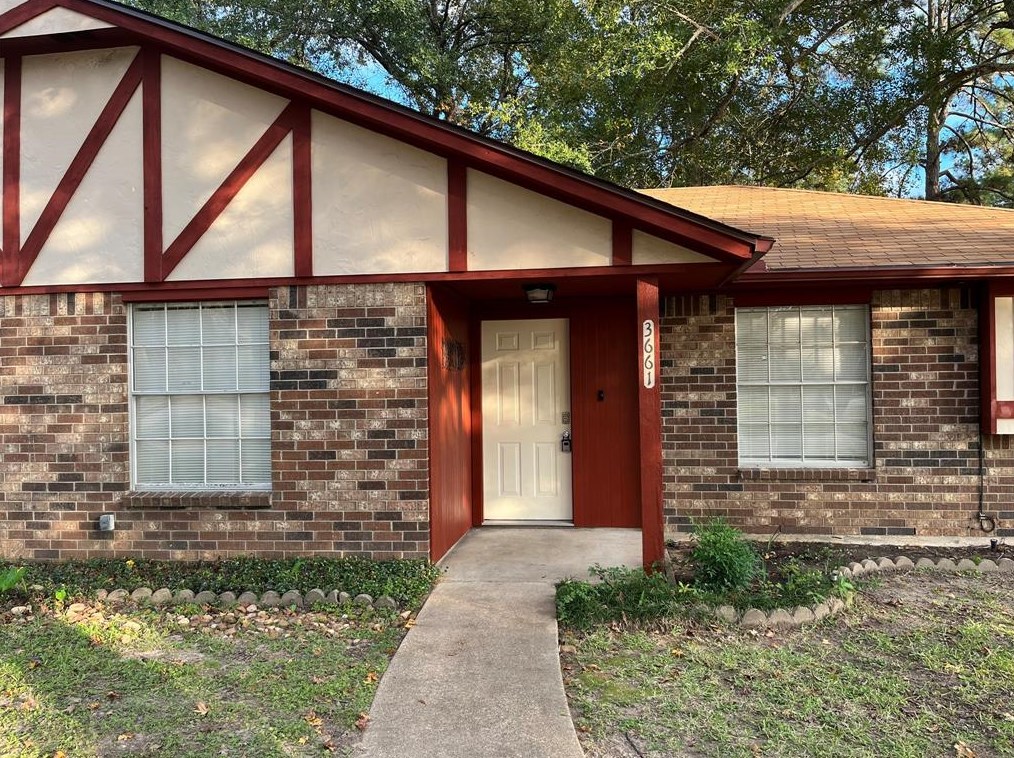 3661 Youpon St, Huntsville, TX 77340