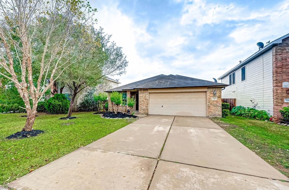 7910 Raven Creek Ln, Cypress, TX 77433
