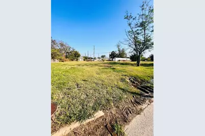 1002 Carnegie Street, Baytown, TX 77520 - Photo 2