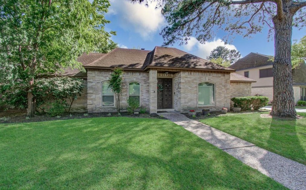 18211 Widcombe Dr, Houston TX  77084-3248 exterior