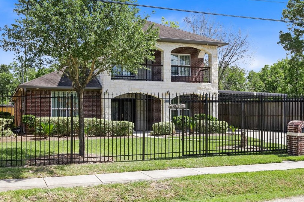4841 Wilmington St, Houston, TX 77033