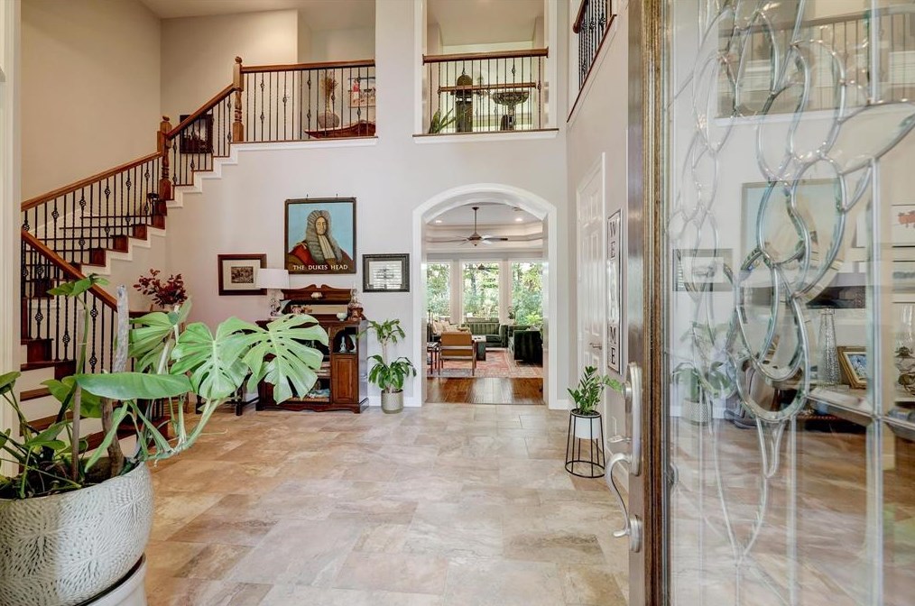 6014 Country Falls Ln, Humble, TX 77345-1988