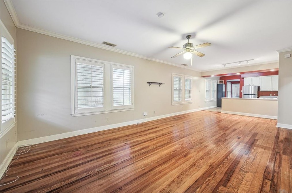 321 13th St, Houston, TX 77008-7043