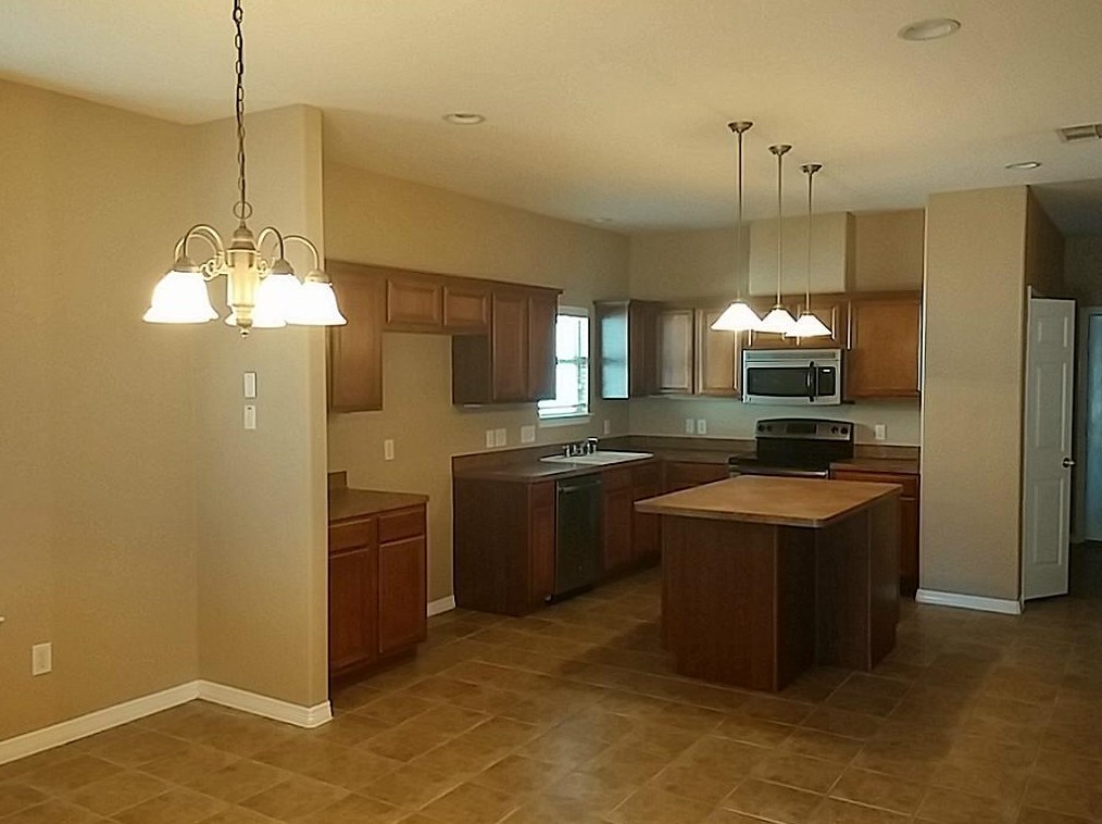 10219 Berrypatch Ln, Tomball, TX 77375