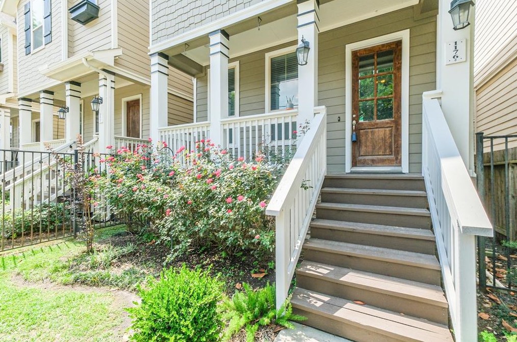 1176 Nelson Falls Ln, Houston, TX 77008-6466