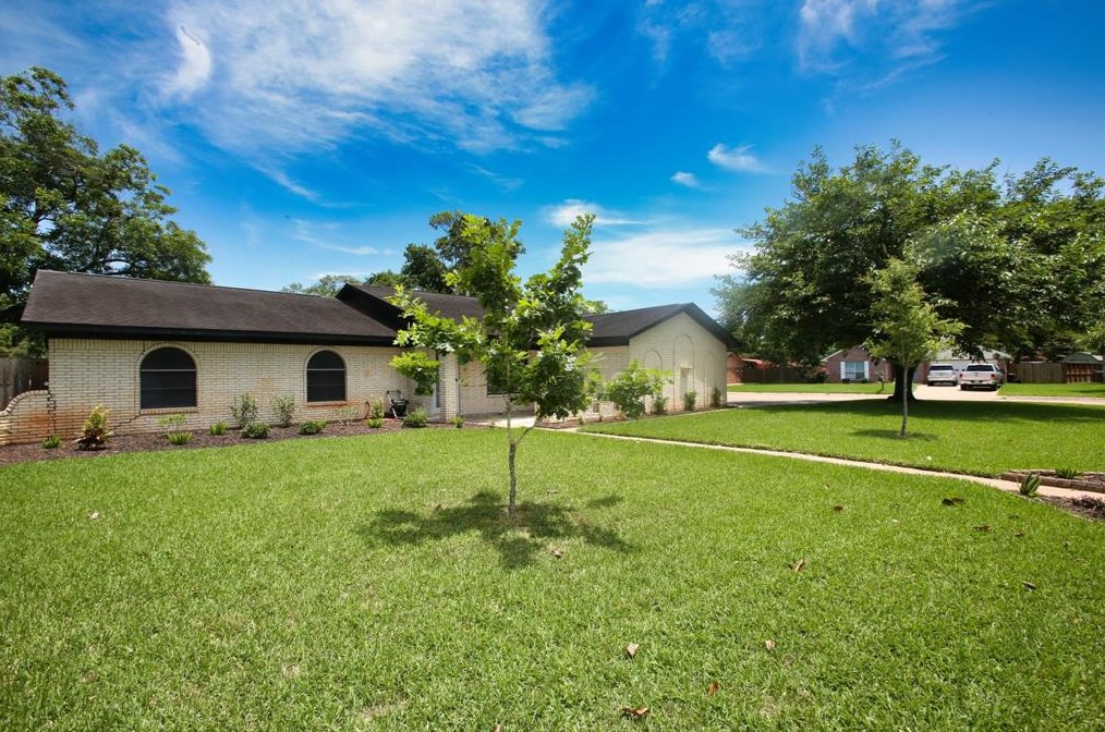 118 Poppy St, Richwood, TX 77566-3110