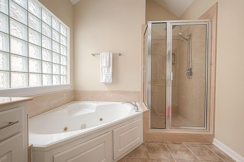 1507 Roy, Houston TX  77007-5249 exterior