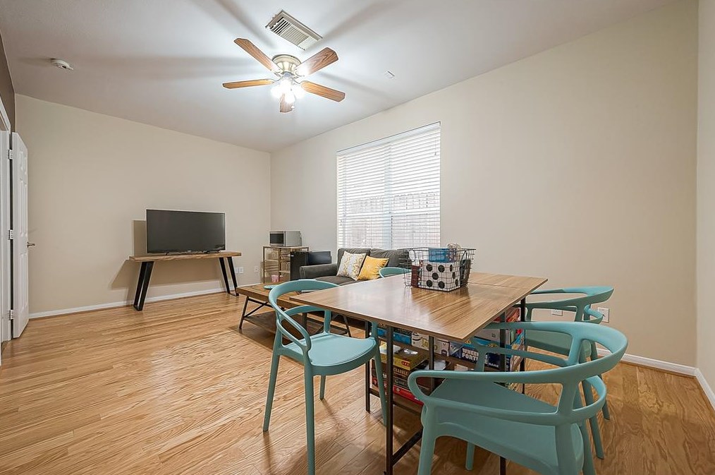 1507 Roy, Houston TX  77007-5249 exterior