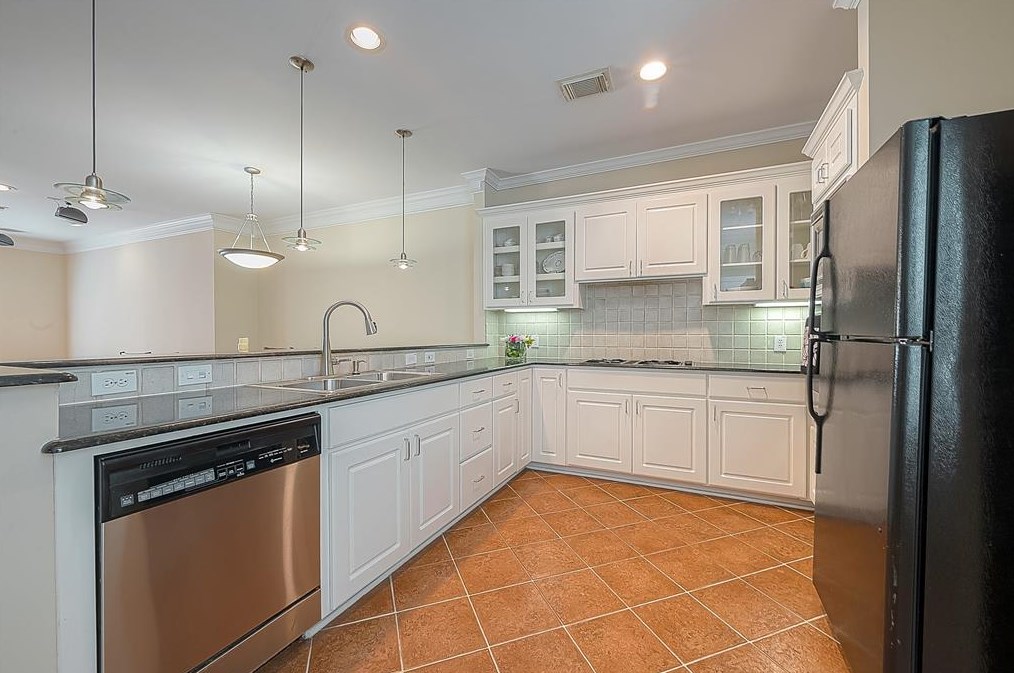1507 Roy, Houston TX  77007-5249 exterior