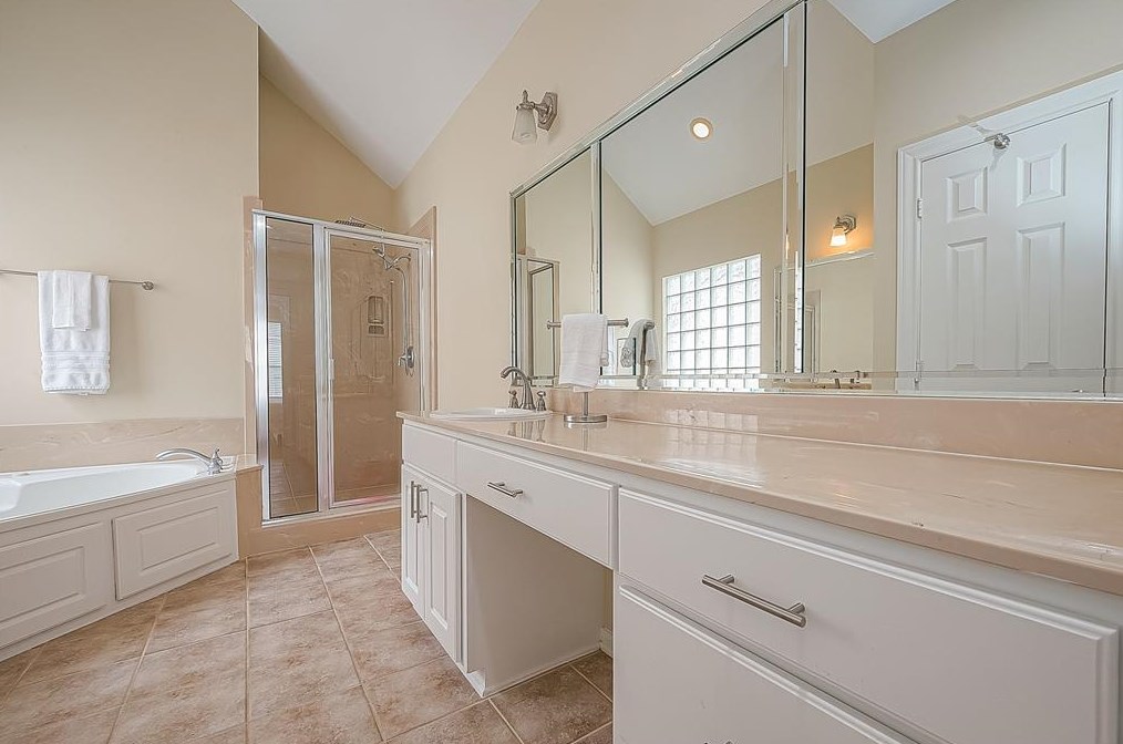 1507 Roy, Houston TX  77007-5249 exterior