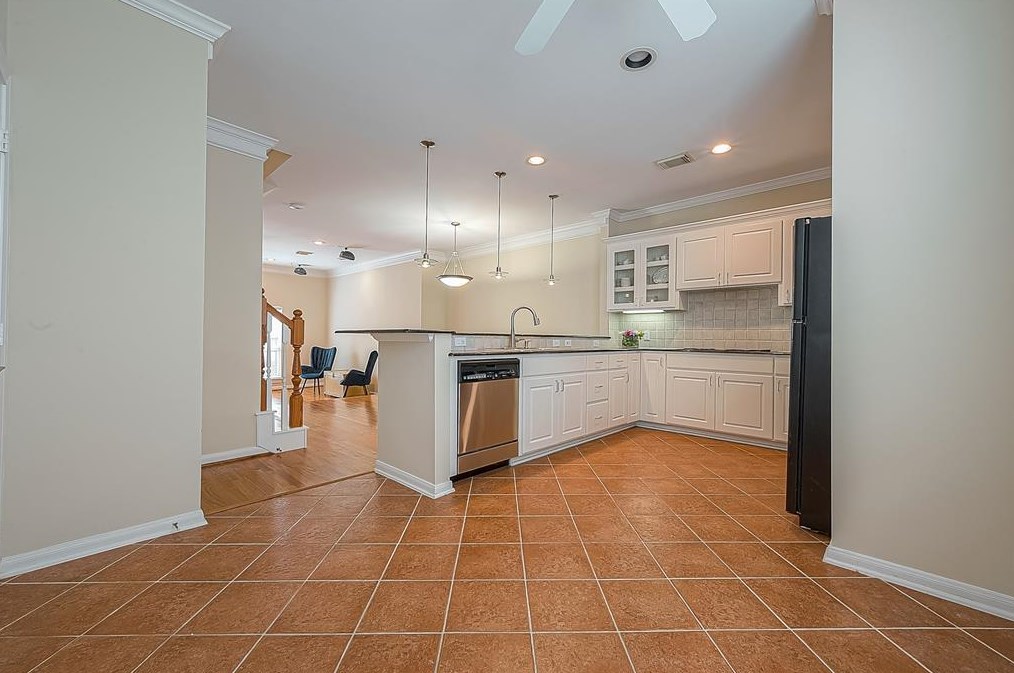 1507 Roy, Houston TX  77007-5249 exterior