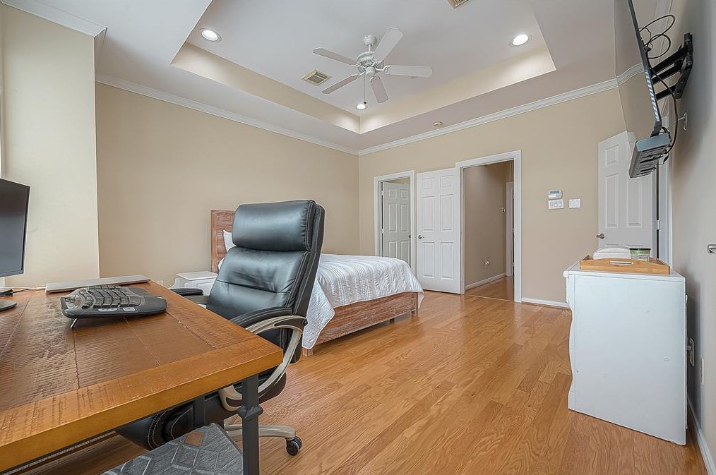 1507 Roy, Houston TX  77007-5249 exterior