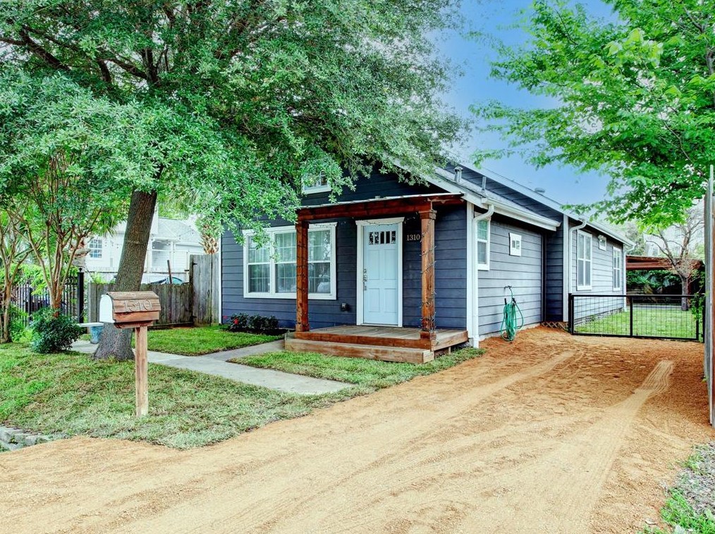 1310 Nashua St, Houston, TX 77008