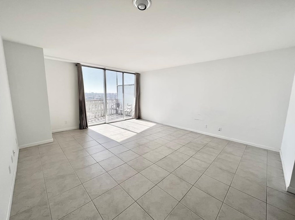 2016 Main St Apt 1608, Houston, TX 77002