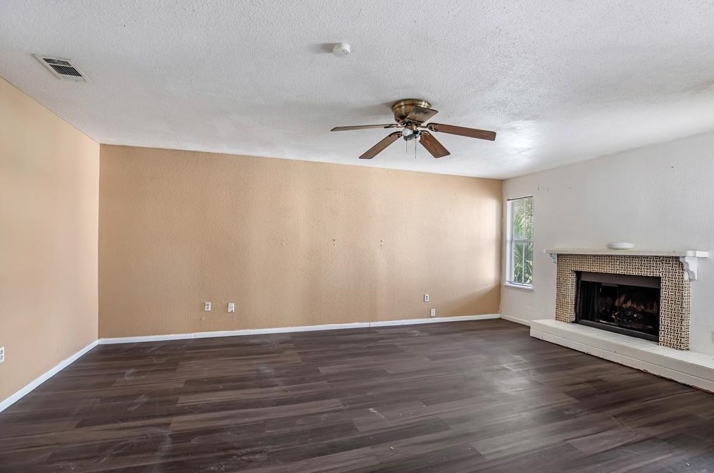 7365 Antoine Dr, Houston TX  77066-4444 exterior