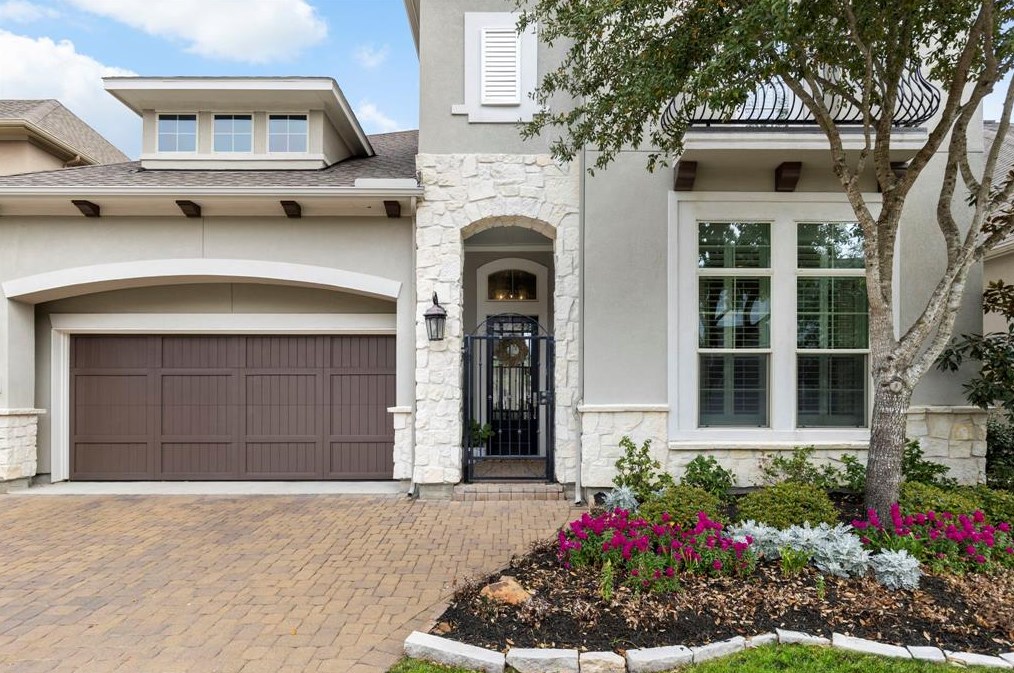 219 Sonoma Ct, Conroe, TX 77384-4917