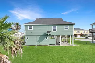3229 Castle Dr, Crystal Beach, TX 77650 - Photo 10