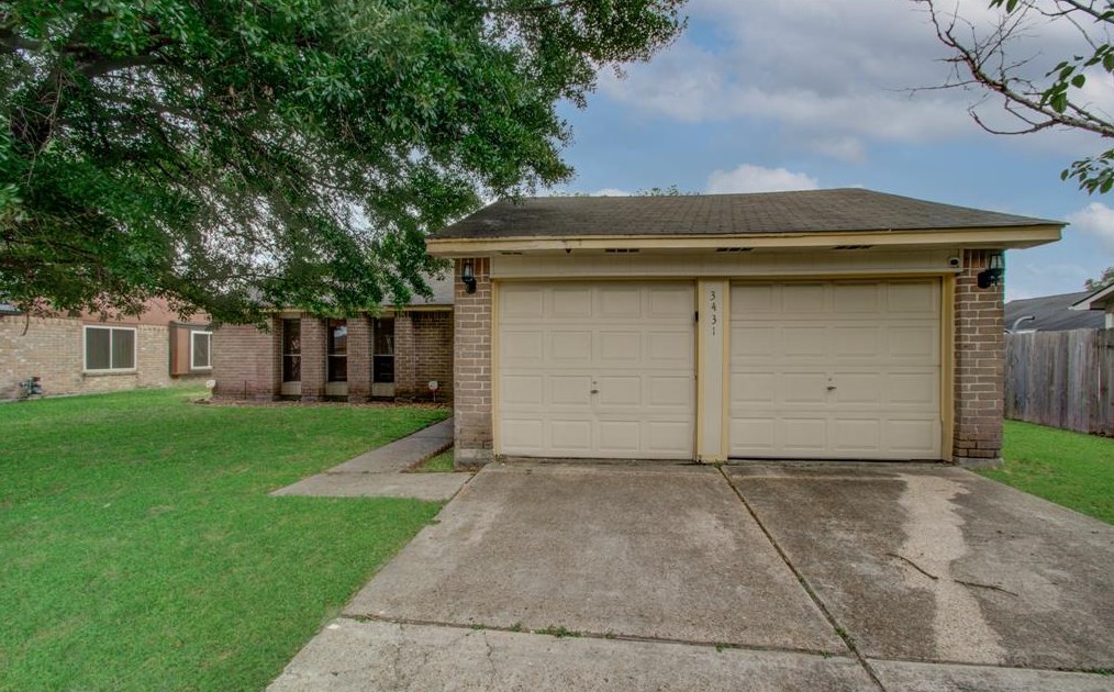 3431 Gdn Grv Dr, Houston TX  77066-5535 exterior