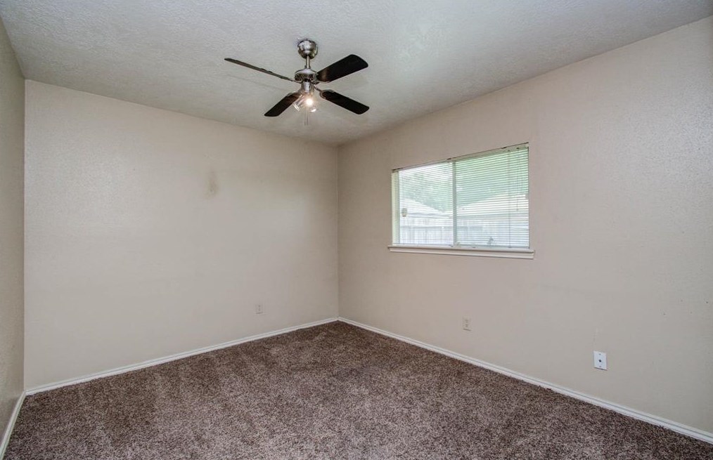 3431 Gdn Grv Dr, Houston TX  77066-5535 exterior