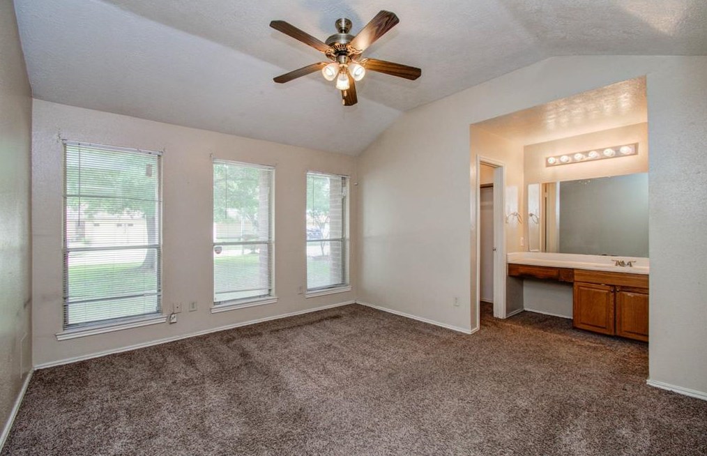 3431 Gdn Grv Dr, Houston TX  77066-5535 exterior