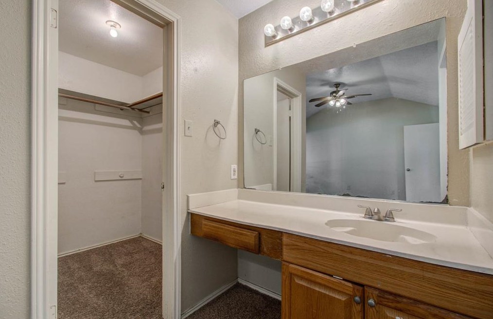 3431 Gdn Grv Dr, Houston TX  77066-5535 exterior