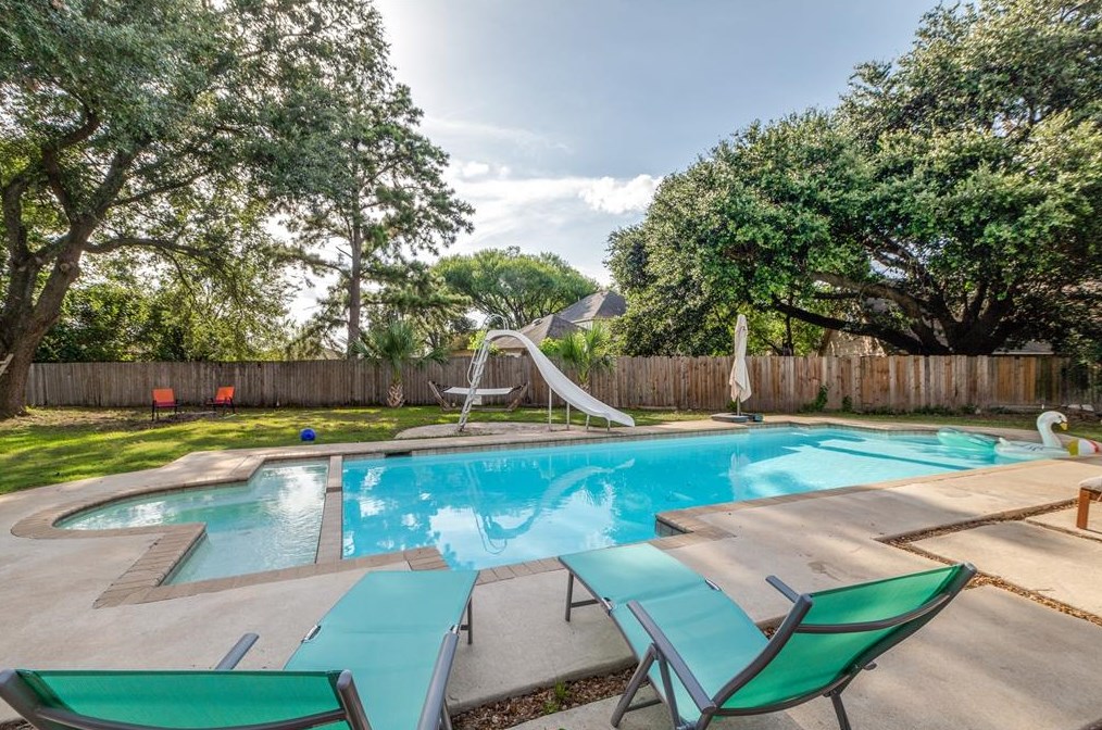 10414 Cres Moon Dr, Houston TX  77064-5519 exterior