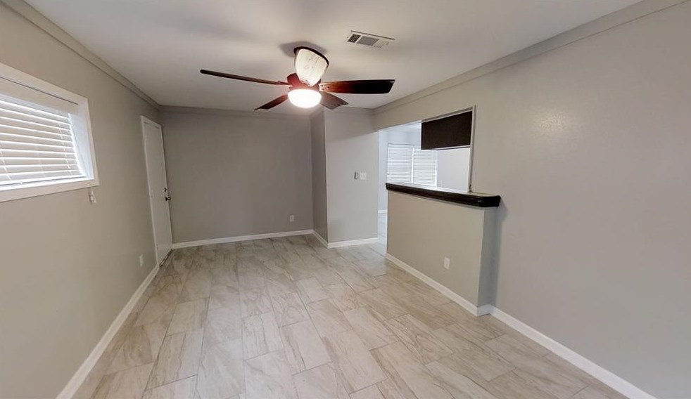 4219 Dacca Dr, Houston TX  77047-1231 exterior