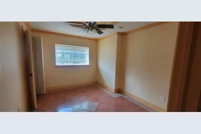 507 Gresham Street, Baytown, TX 77520 - Photo 4