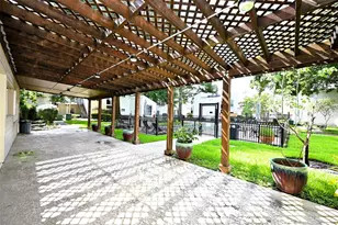 9809 Richmond Ave., Houston, TX 77042 - Photo 20