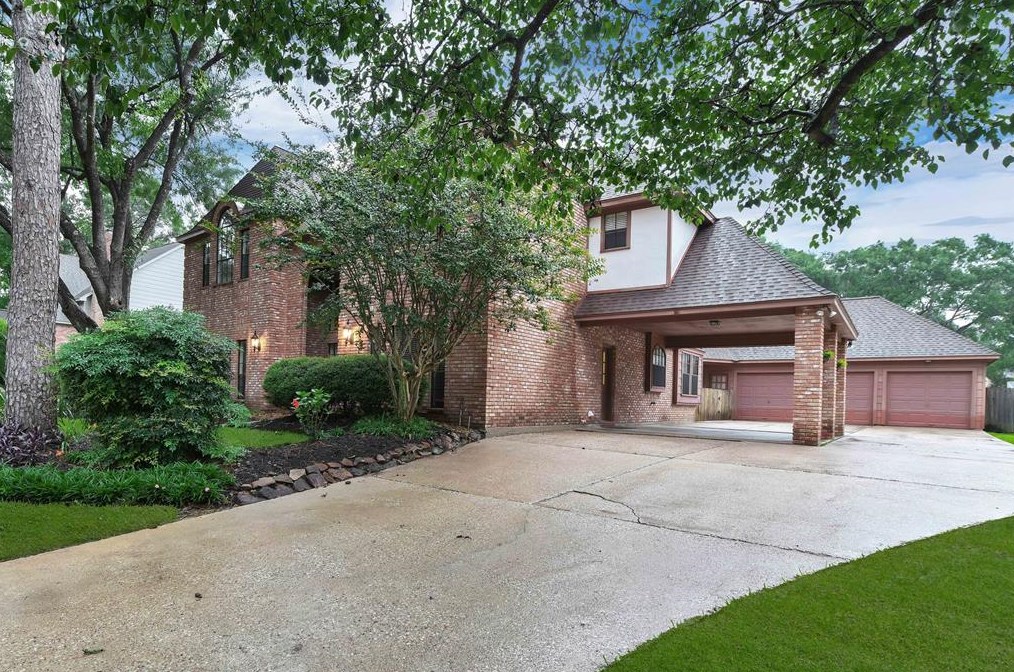 3206 Rustic Villa Dr, Humble, TX 77345-2420