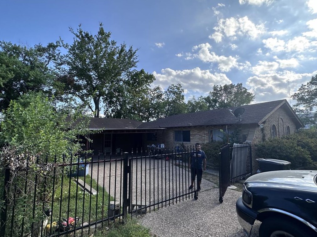 2110 Pine Tree Dr, Houston, TX 77093-4134