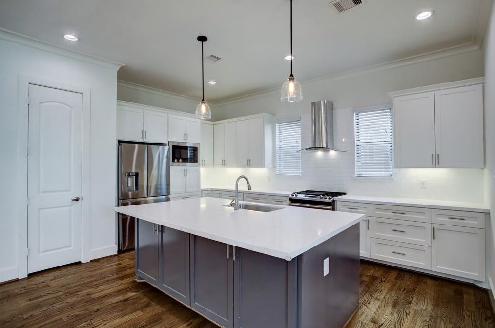 3832 Brinkman St, Houston TX  77018-2100 exterior