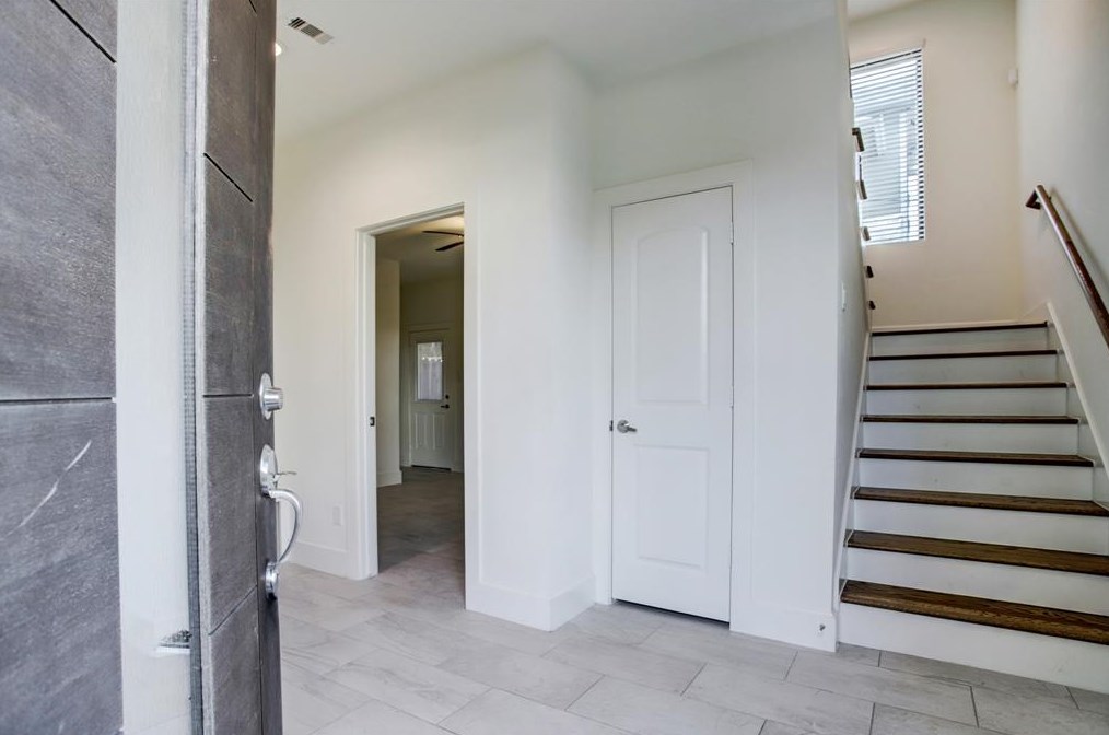 3832 Brinkman St, Houston TX  77018-2100 exterior