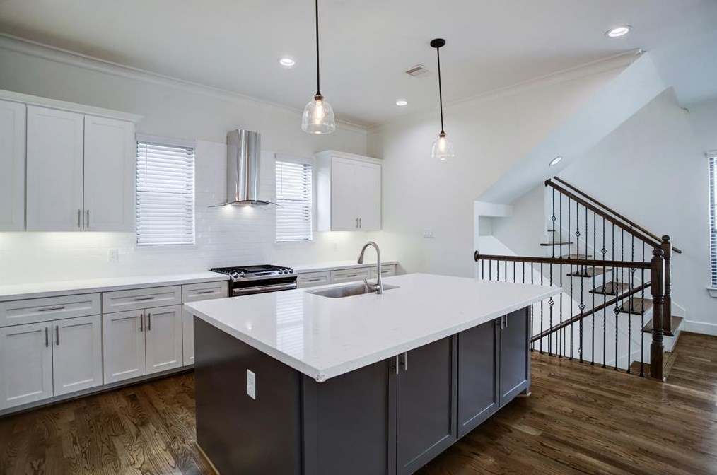 3832 Brinkman St, Houston TX  77018-2100 exterior