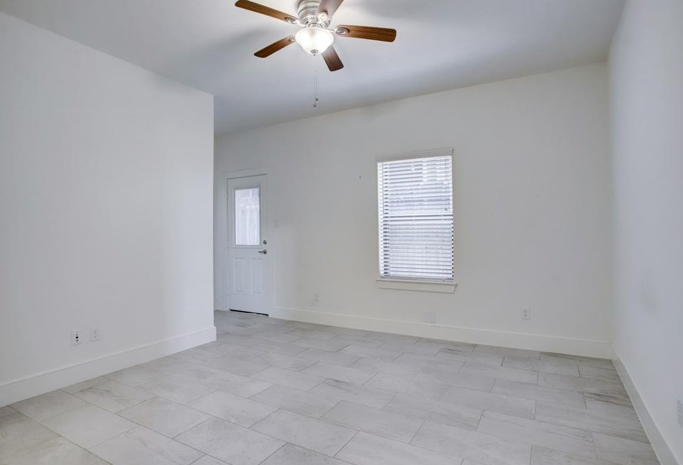 3832 Brinkman St, Houston TX  77018-2100 exterior