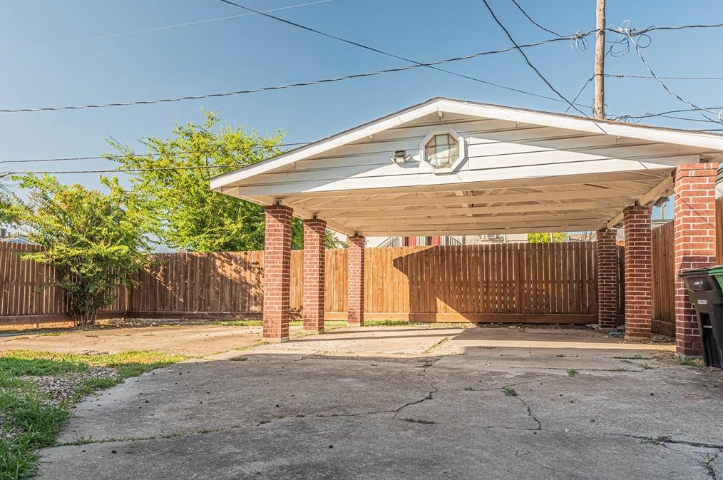 2319 Rosewood St #b, Houston, TX 77004