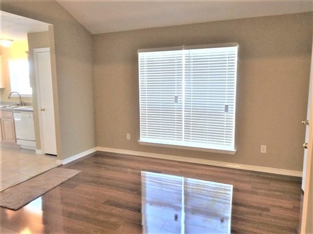 5118 Chasewood Dr, Bacliff, TX 77518