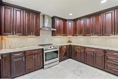 37 N Erik Drive, Angleton, TX 77515 - Photo 12