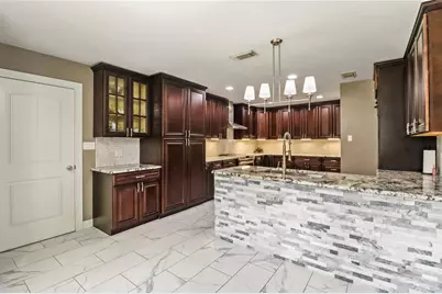 37 N Erik Drive, Angleton, TX 77515 - Photo 8