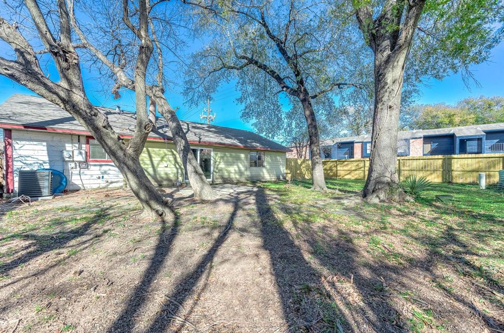 13438 Thorntree Dr, Houston TX  77015-1361 exterior