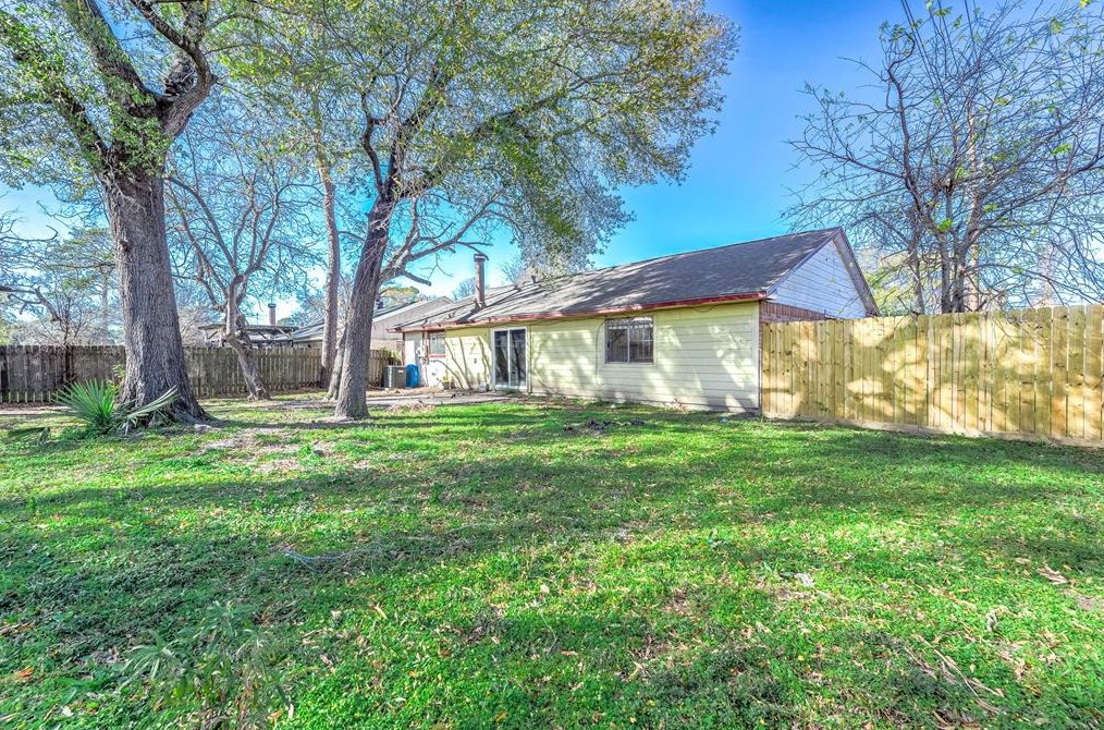 13438 Thorntree Dr, Houston TX  77015-1361 exterior