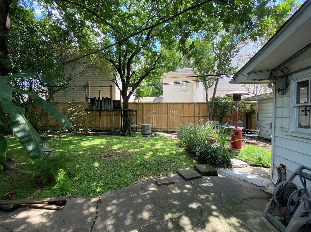 2612 Cason St, Houston TX  77005-3812 exterior