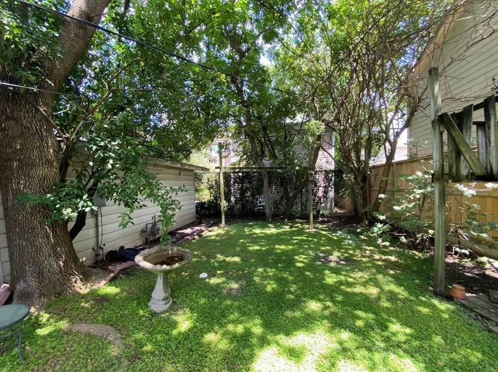 2612 Cason St, Houston TX  77005-3812 exterior